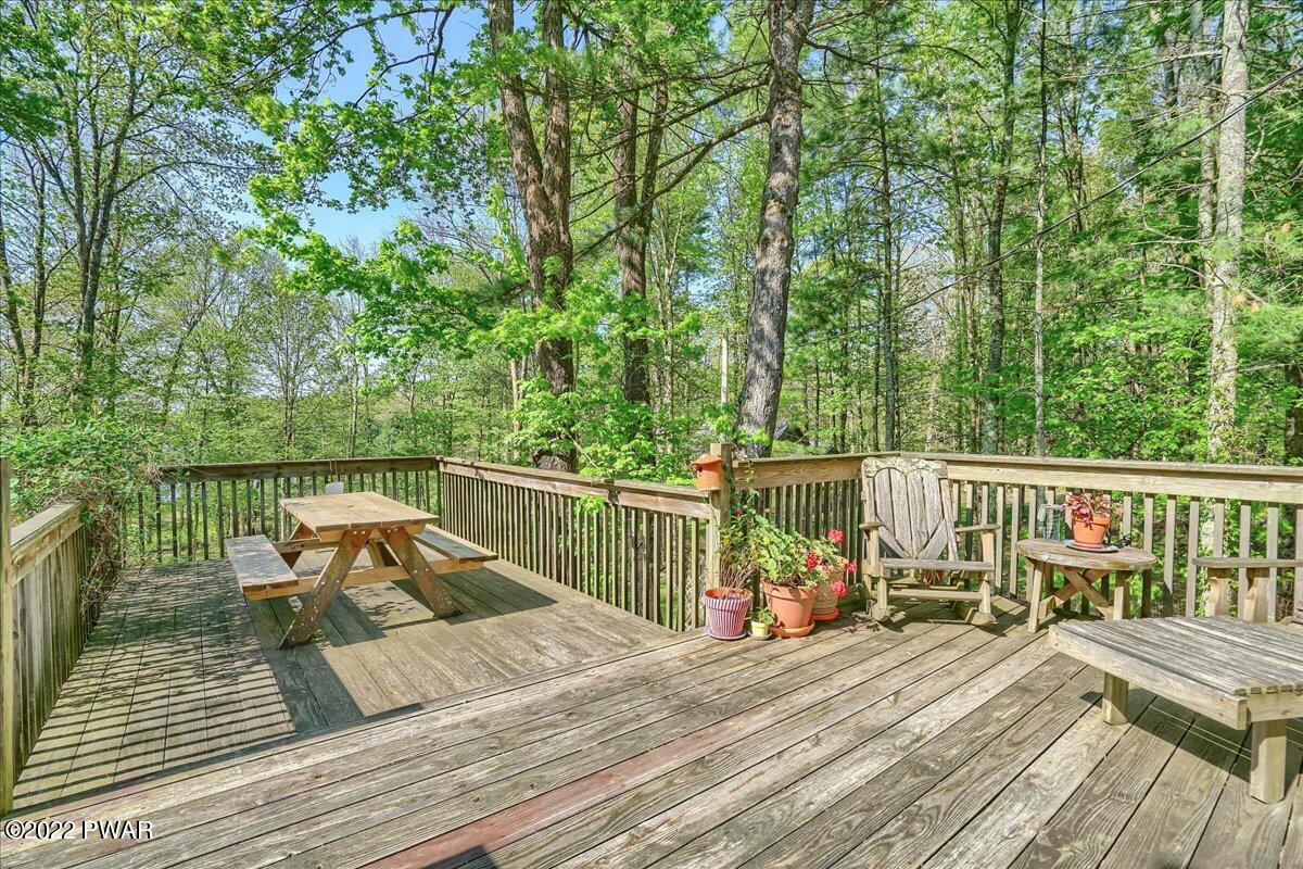 435 Raymondskill Road Milford, PA 18337 - Photo 35 of 59 Deck