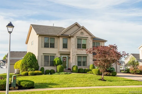 $559,900 | 2322 Hobble Bush Lane, Hamburg, NY 14085