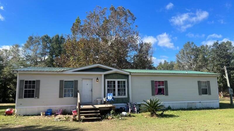 4225 Harielson Road Crestview, FL 32539 - Photo 1 of 10 Front