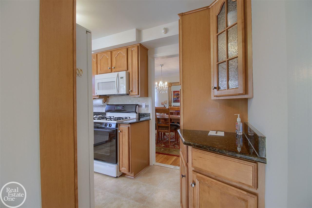 1327 Harvard Road Grosse Pointe, MI 48230 - Photo 12 of 35 50006460-11.JPG