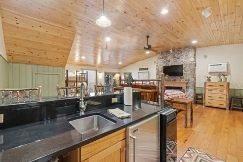 $3,000,000 | 11 Geery Lane, Moultonborough, NH 03254