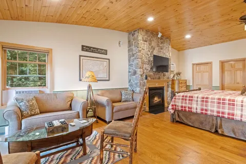 $3,000,000 | 11 Geery Lane, Moultonborough, NH 03254