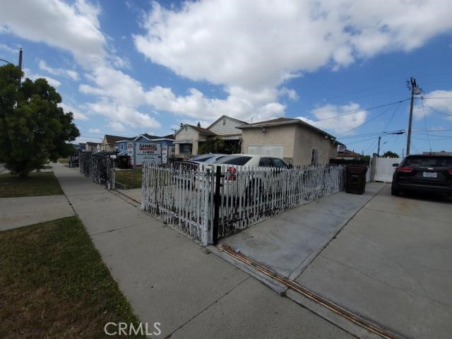 1307 South Grandee Avenue Compton, CA 90220 - Photo 3 of 8