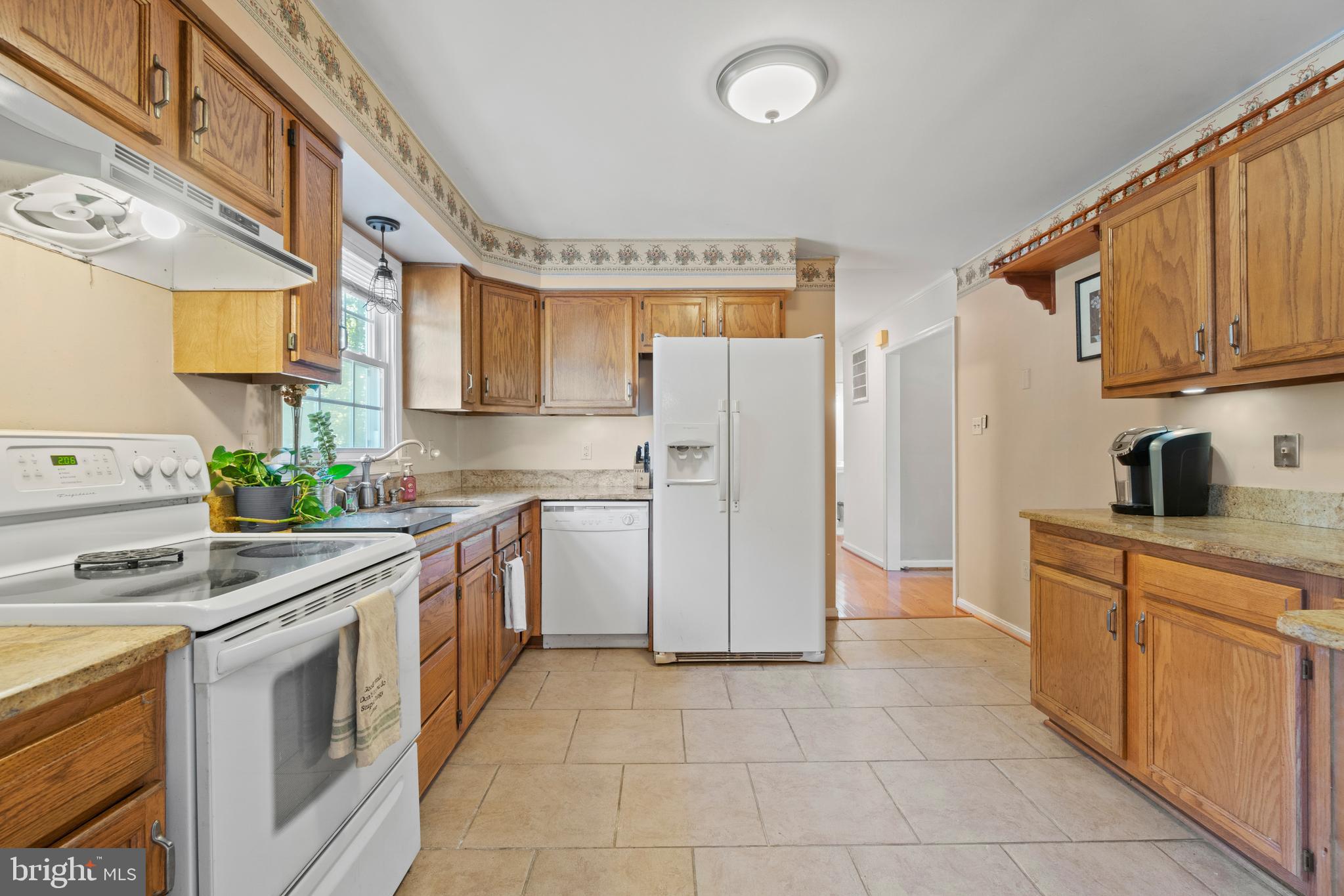14372 Round Hill Road King George, VA 22485 - Photo 11 of 36 Kitchen w/Granite Countertops