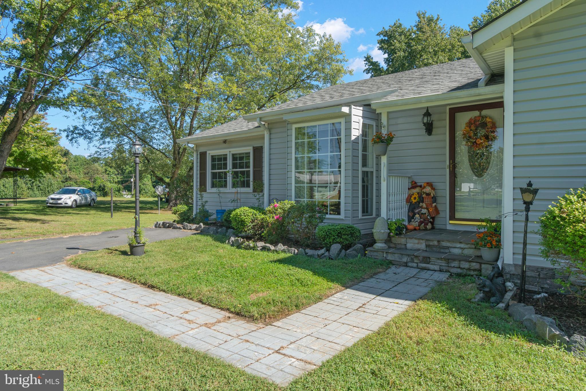 14372 Round Hill Road King George, VA 22485 - Photo 3 of 36 Welcome Home