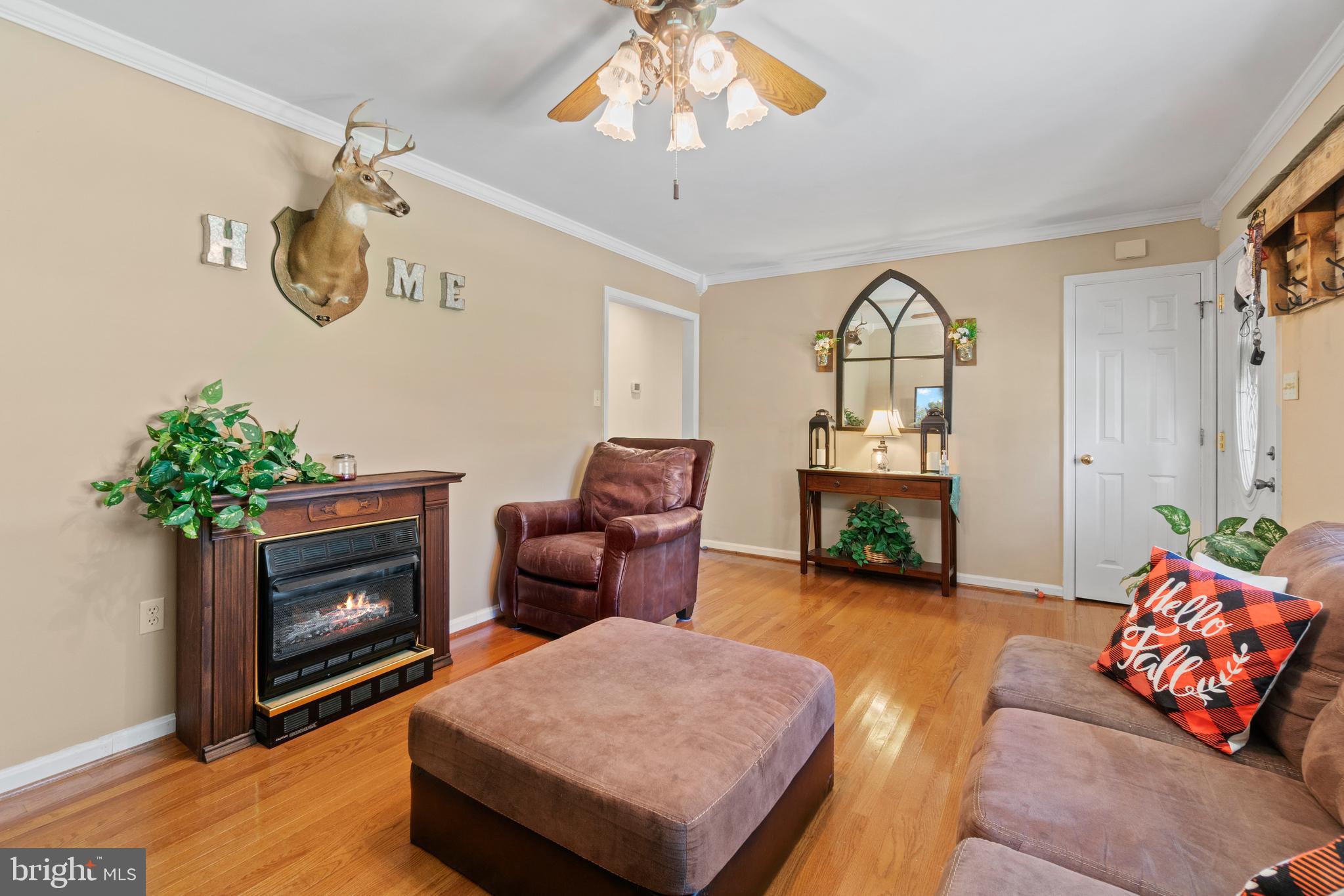 14372 Round Hill Road King George, VA 22485 - Photo 6 of 36 Living Room