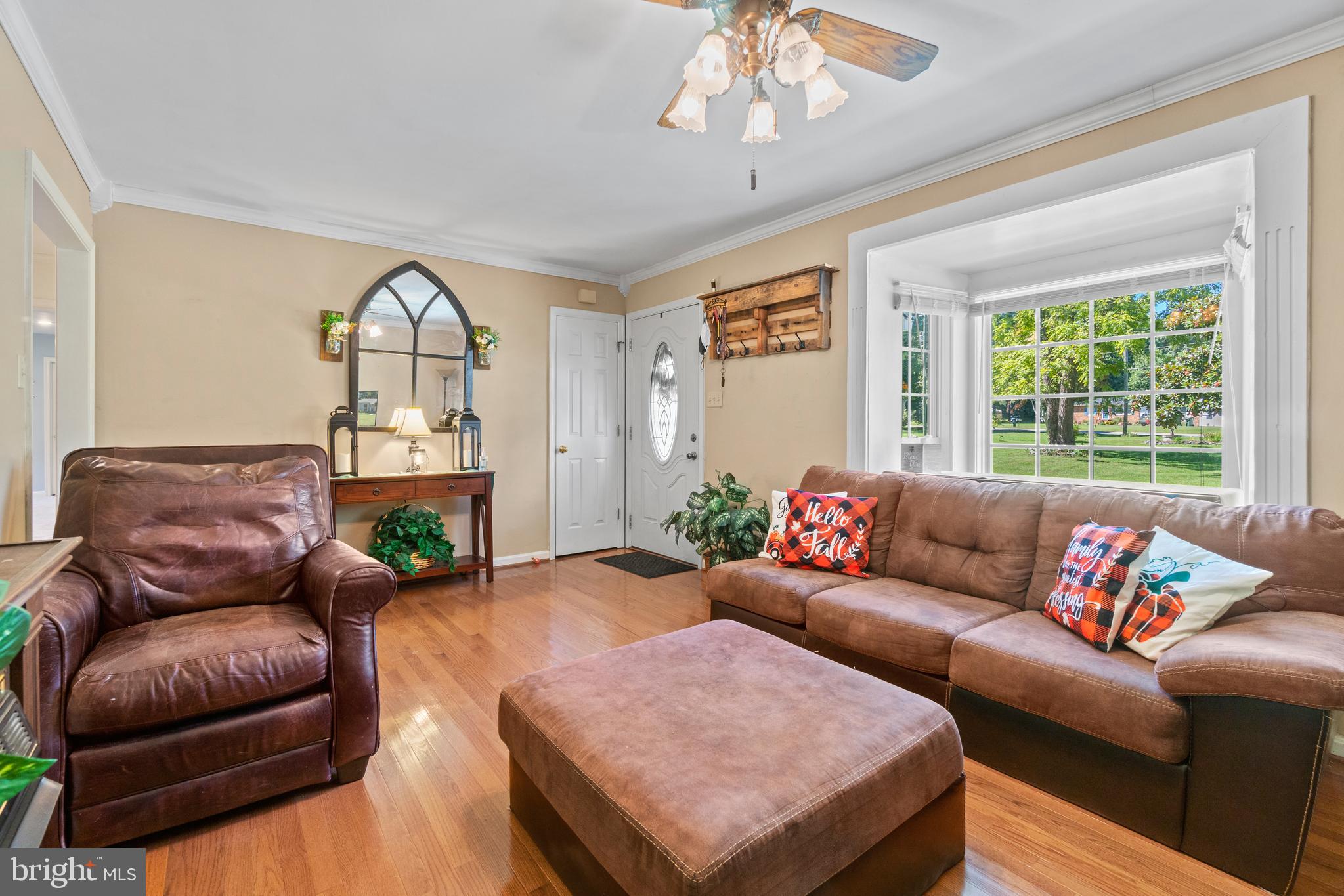 14372 Round Hill Road King George, VA 22485 - Photo 7 of 36 Living Room