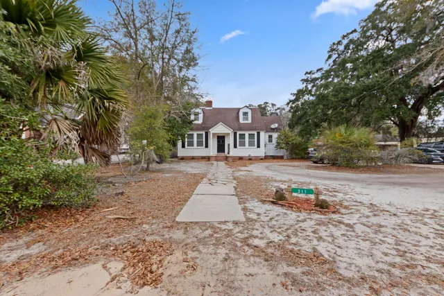 $260,000 | 311 Warren Street, Walterboro, SC 29488