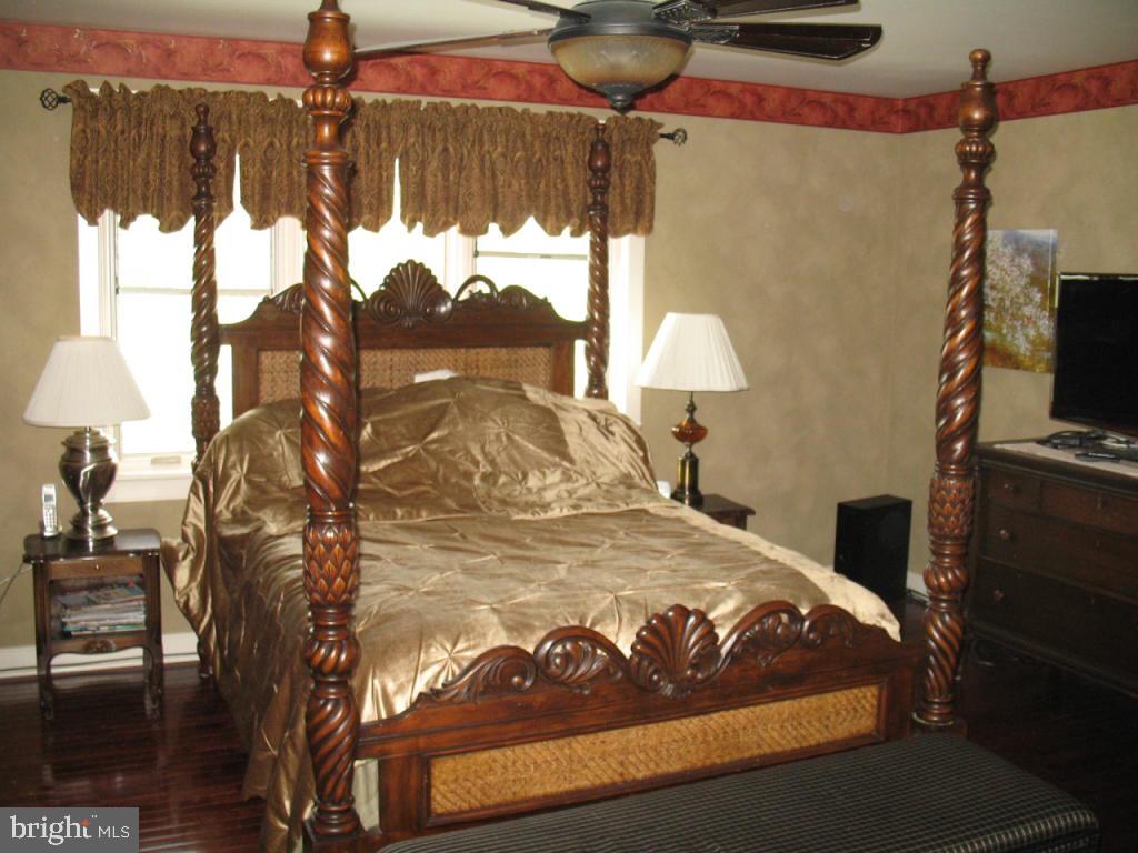 17 Deerfield Road Lancaster, PA 17603 - Photo 13 of 24 Gallery Image 13