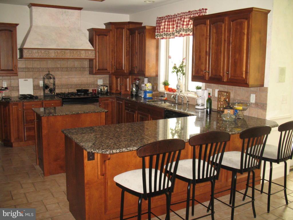 17 Deerfield Road Lancaster, PA 17603 - Photo 8 of 24 Gallery Image 8