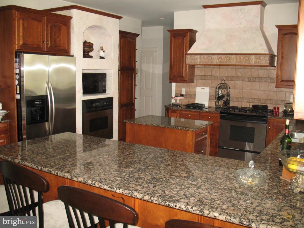 17 Deerfield Road Lancaster, PA 17603 - Photo 9 of 24 Gallery Image 9