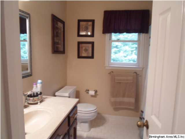 2302 Kristen Circle Pelham, AL 35124 - Photo 15 of 28