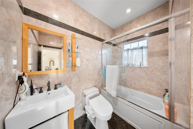 $1,668,800 | 66-19 Commonwealth Boulevard | Little Neck