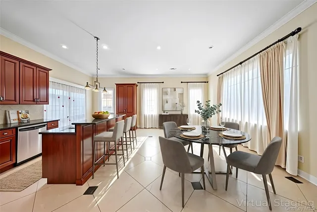 $1,668,800 | 66-19 Commonwealth Boulevard | Little Neck