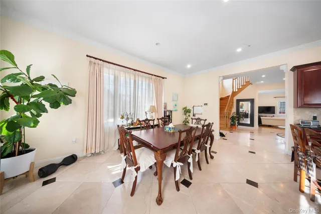 $1,668,800 | 66-19 Commonwealth Boulevard | Little Neck