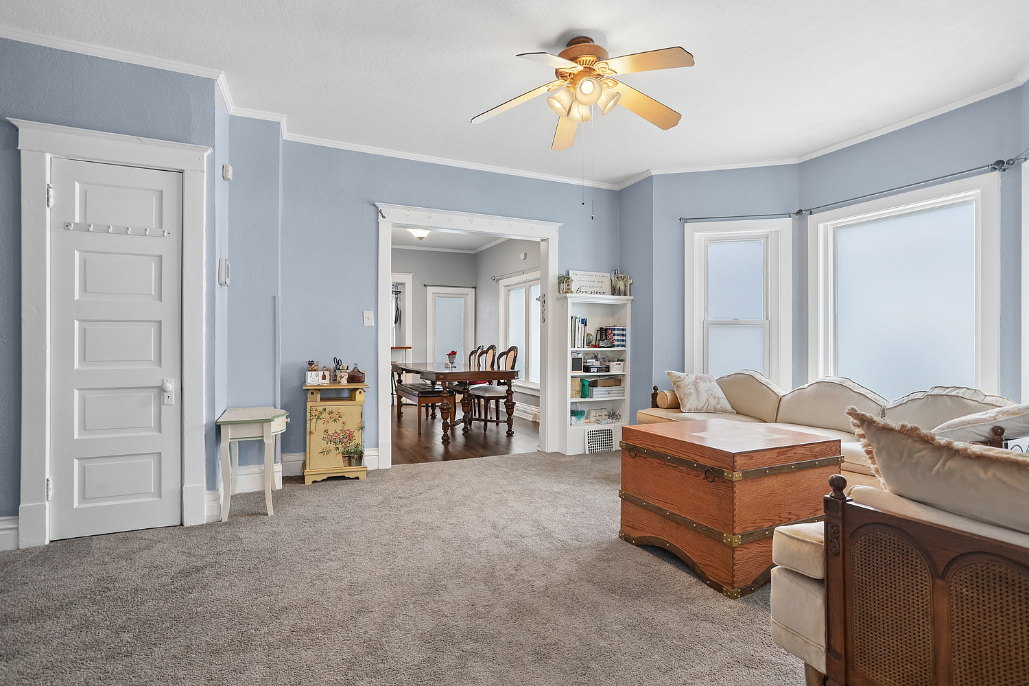 815 Oneida Street Joliet, IL 60435 - Photo 2 of 24