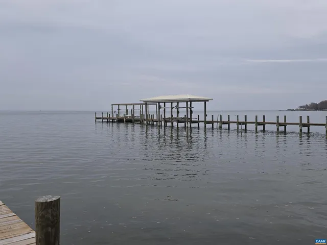 a view of entryway with lake view
