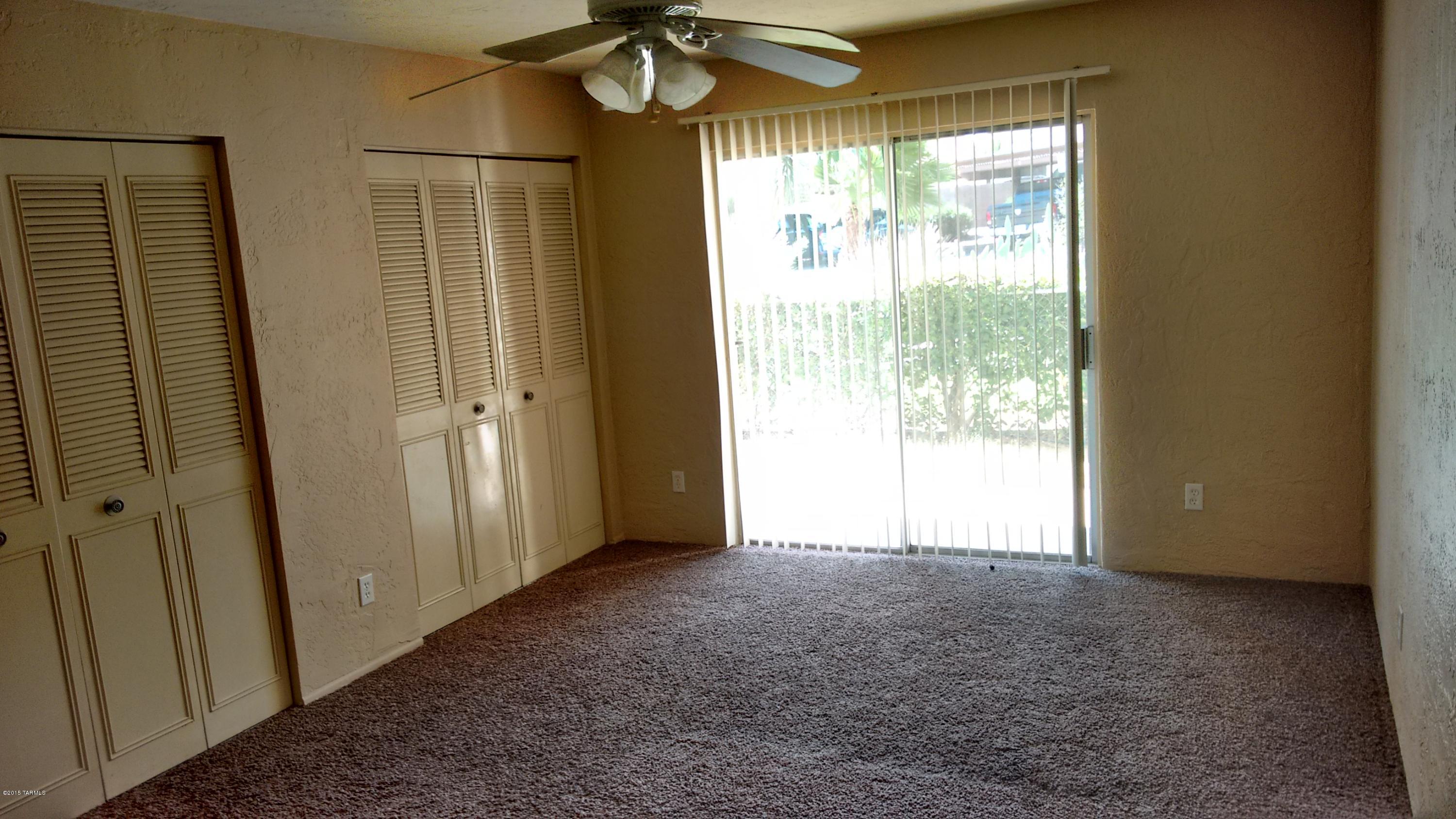 625 South Prudence Road, Unit 102 Tucson, AZ 85710 - Photo 19 of 25 a view of an empty room and window