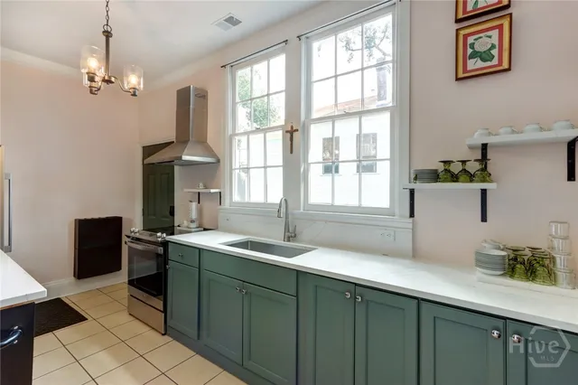 $525,000 | 123 West Park Avenue, Unit 2, Savannah, GA 31401