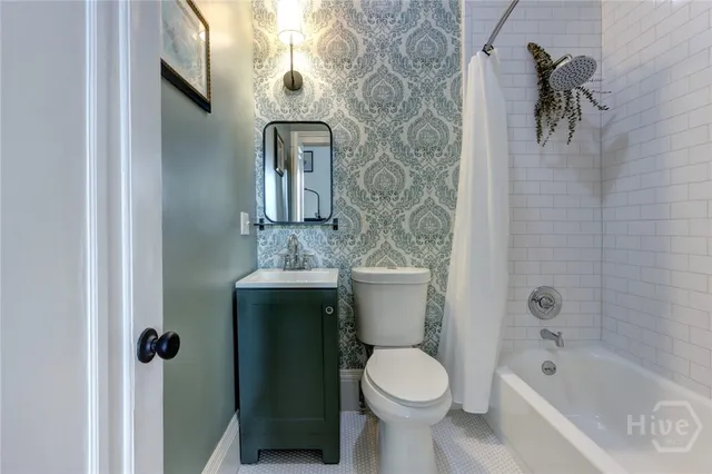 $525,000 | 123 West Park Avenue, Unit 2, Savannah, GA 31401