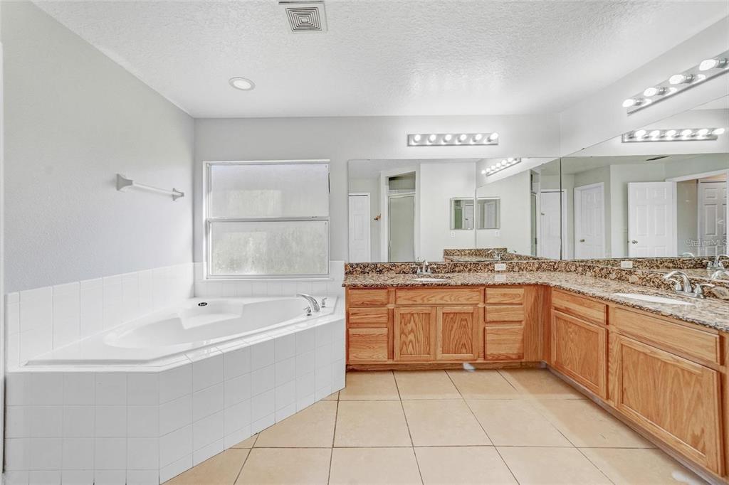 4710 Ashurst Street Kissimmee, FL 34758 - Photo 9 of 17