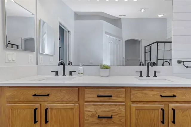 $620,000 | 18836 Maisons Drive, Lutz, FL 33558