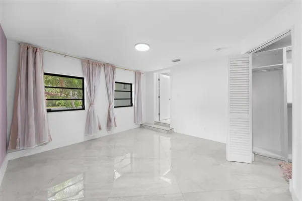 $5,750 | 1100 Buchanan Street, Hollywood, FL 33019