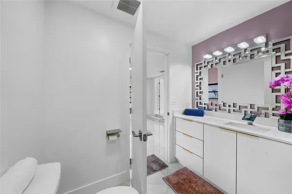 $5,750 | 1100 Buchanan Street, Hollywood, FL 33019