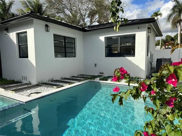 $5,750 | 1100 Buchanan Street, Hollywood, FL 33019