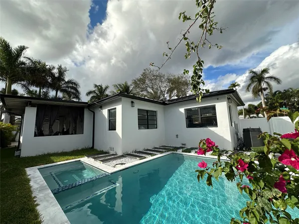 $5,750 | 1100 Buchanan Street, Hollywood, FL 33019