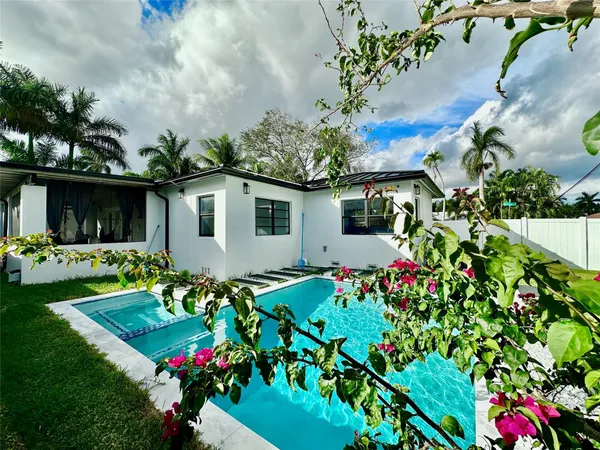 $5,750 | 1100 Buchanan Street, Hollywood, FL 33019