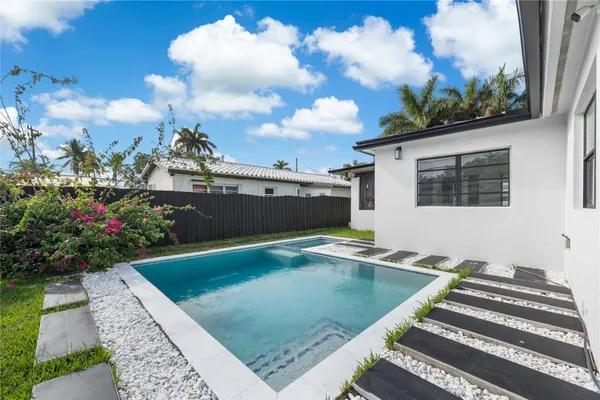 $5,750 | 1100 Buchanan Street, Hollywood, FL 33019