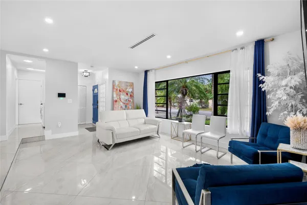 $5,750 | 1100 Buchanan Street, Hollywood, FL 33019