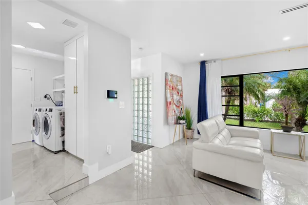 $5,750 | 1100 Buchanan Street, Hollywood, FL 33019