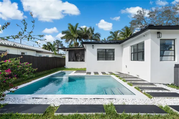 $5,750 | 1100 Buchanan Street, Hollywood, FL 33019