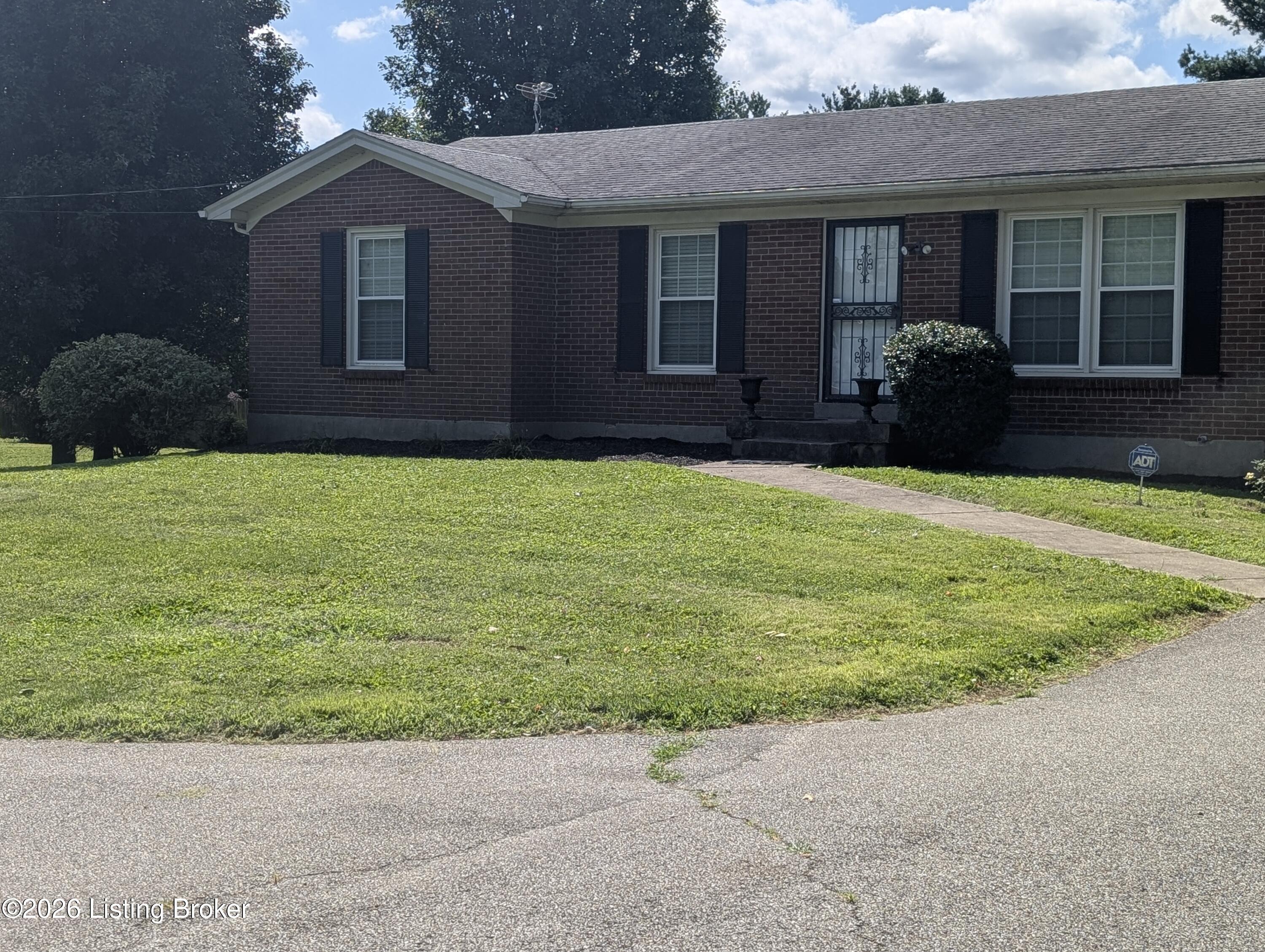 7804 East Manslick Road Louisville, KY 40228 - Photo 53 of 56 PXL_20260723_152134565