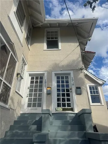 $1,950 | 1215 Valmont Street, New Orleans, LA 70115