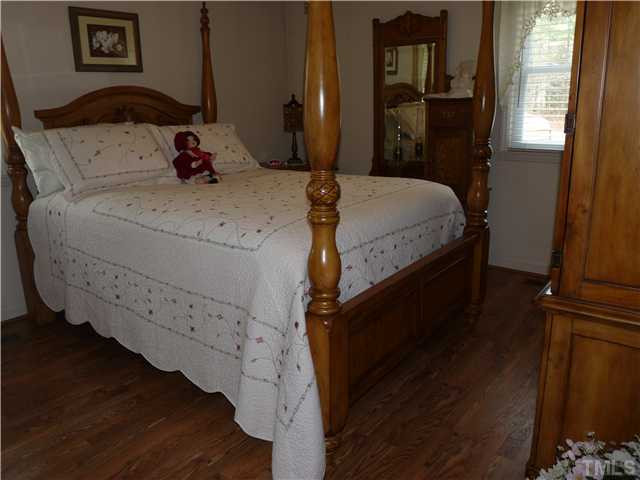 4202 Glenda Road Durham, NC 27704 - Photo 8 of 19 Photo 8