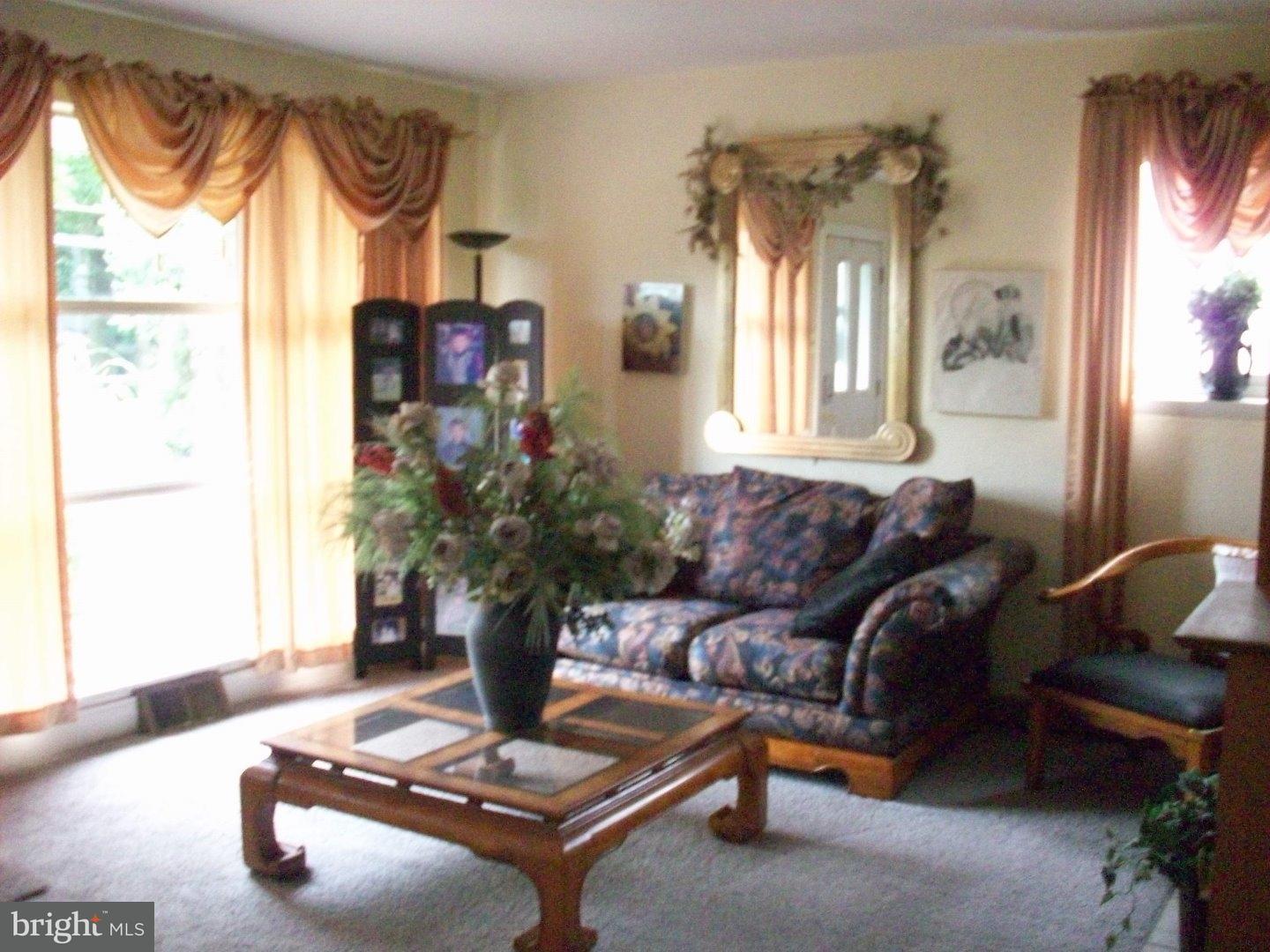 1026 Tomlinson Road Philadelphia, PA 19116 - Photo 3 of 18 Gallery Image 3