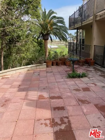 $869,000 | 23901 Civic Center Way, Unit 127, Malibu, CA 90265