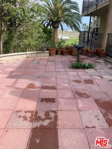 $869,000 | 23901 Civic Center Way, Unit 127, Malibu, CA 90265