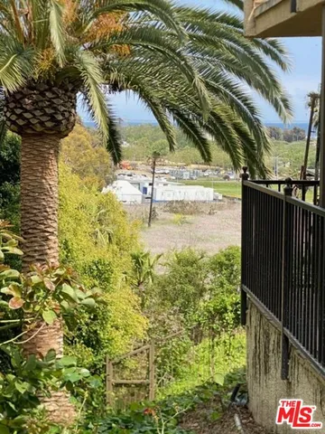 $869,000 | 23901 Civic Center Way, Unit 127, Malibu, CA 90265