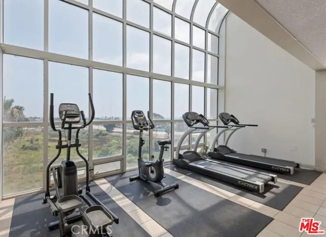 $869,000 | 23901 Civic Center Way, Unit 127, Malibu, CA 90265