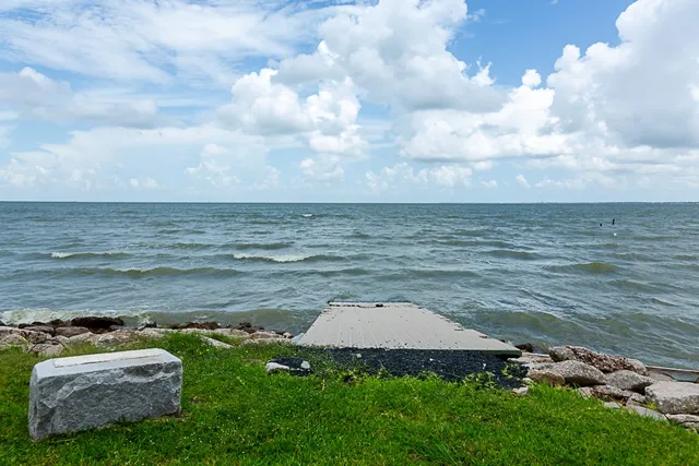 $5,500 | 2612 Todville Road, Seabrook, TX 77586