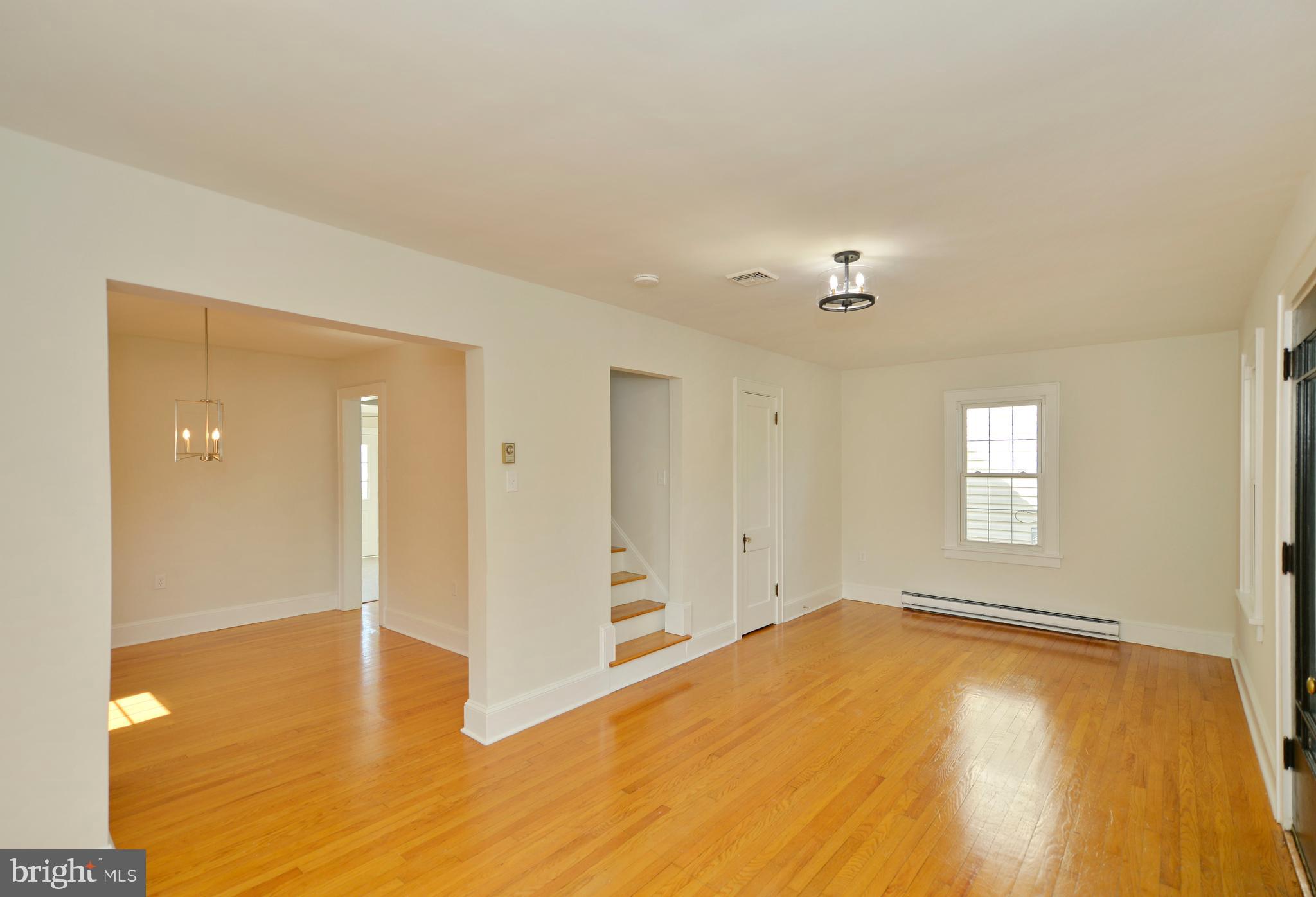 31 West Whitlock Avenue Winchester, VA 22601 - Photo 16 of 37 a view of an empty room and window
