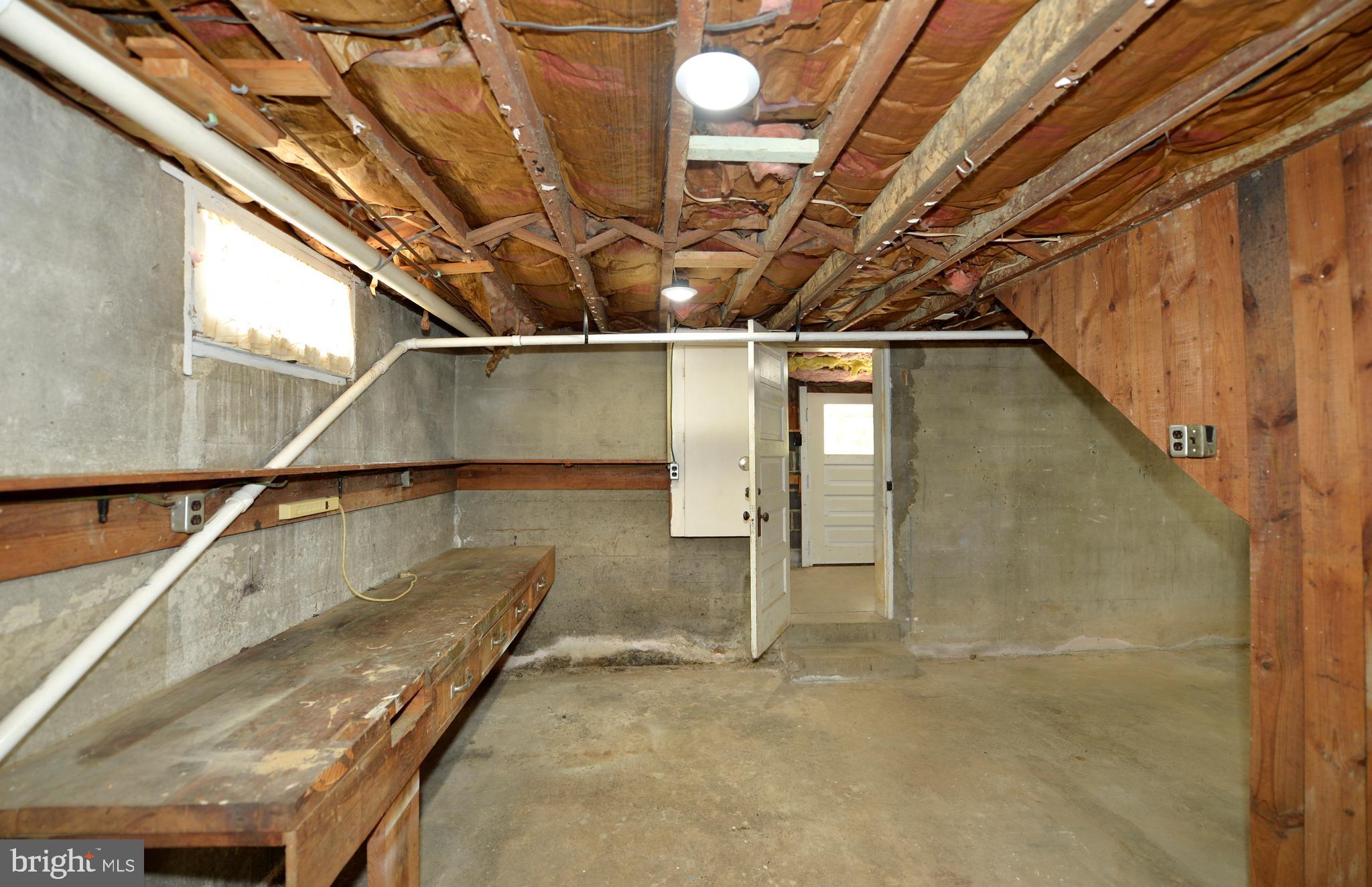 31 West Whitlock Avenue Winchester, VA 22601 - Photo 35 of 37 a view of an entryway
