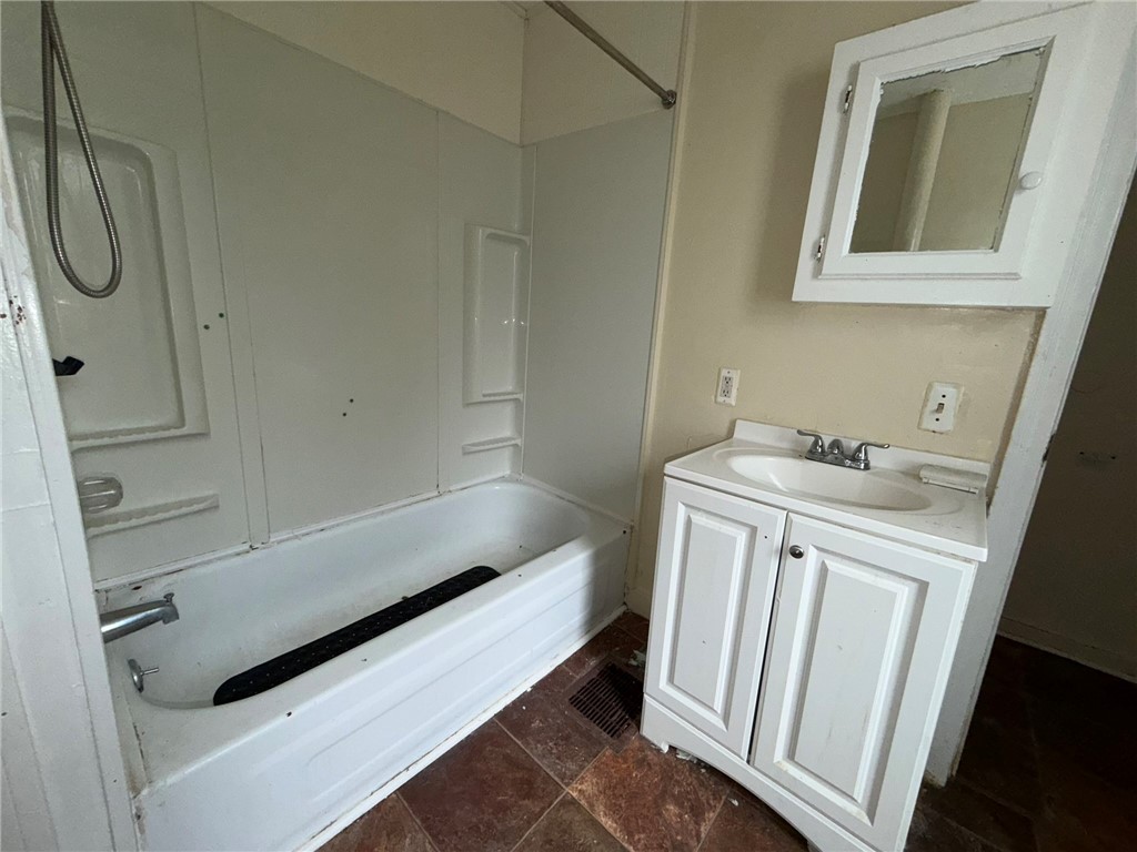 93 Campbell Street Rochester, NY 14611 - Photo 5 of 15 Gallery Image 5
