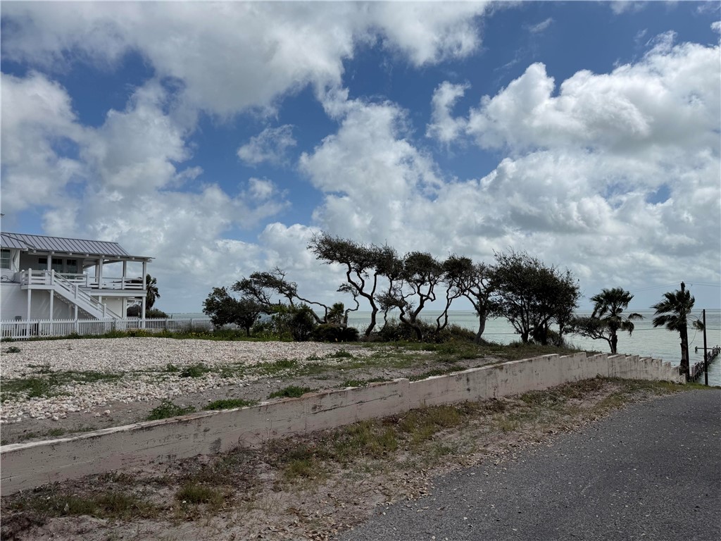 102 Bay Road Rockport, TX 78382 - Photo 4 of 7