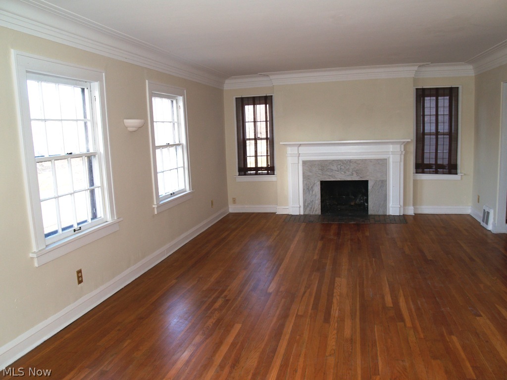 17420 Winslow Road Cleveland, OH 44120 - Photo 10 of 25 Gallery Image 10