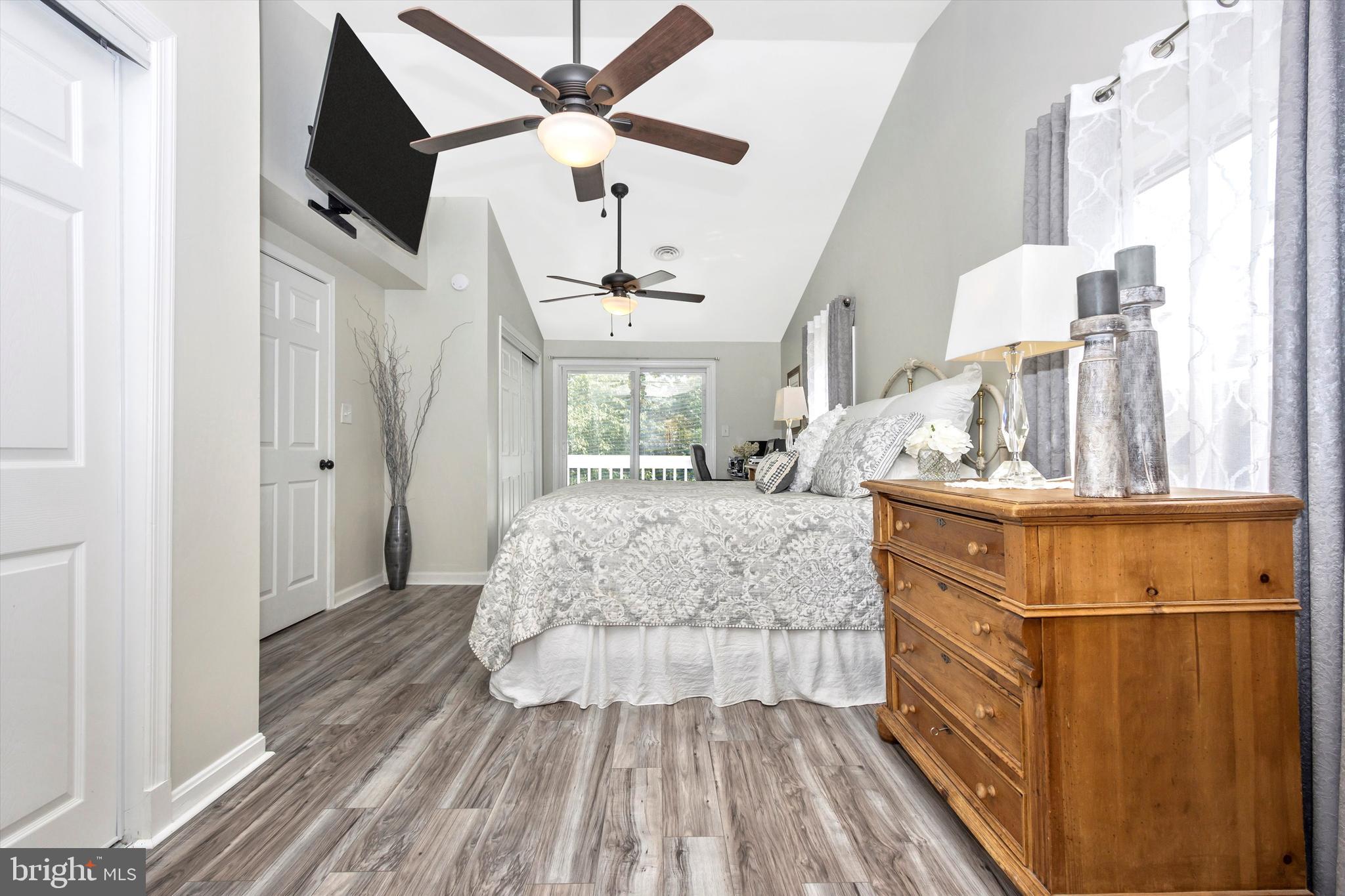 12223 Warner Road Keymar, MD 21757 - Photo 25 of 52 Large primary bedroom. Beautiful floors.